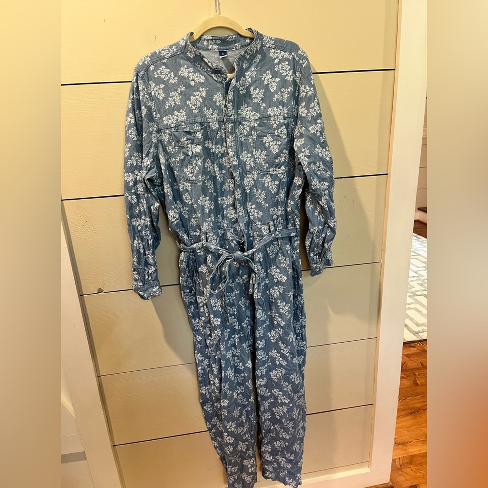 Old Navy Floral Jumpsuit XL